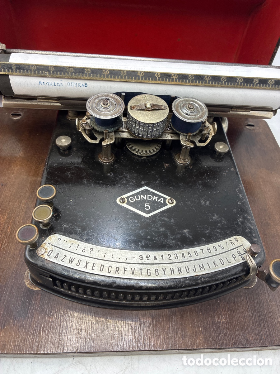 Antig&uuml;edades: M&aacute;quina de escribir de &iacute;ndice Gundka modelo 5.