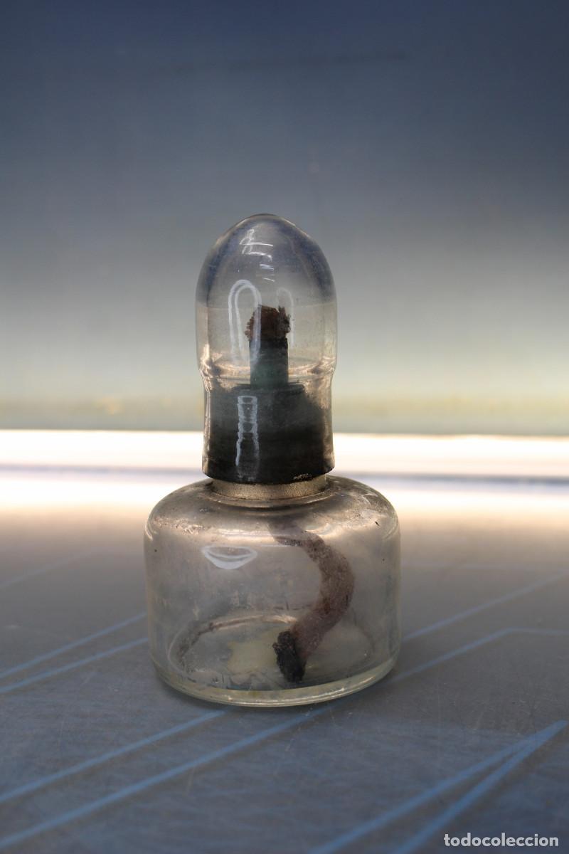 Antig&uuml;edades: Antiguo quemador de alcohol, l&aacute;mpara, mechero de laboratorio.
