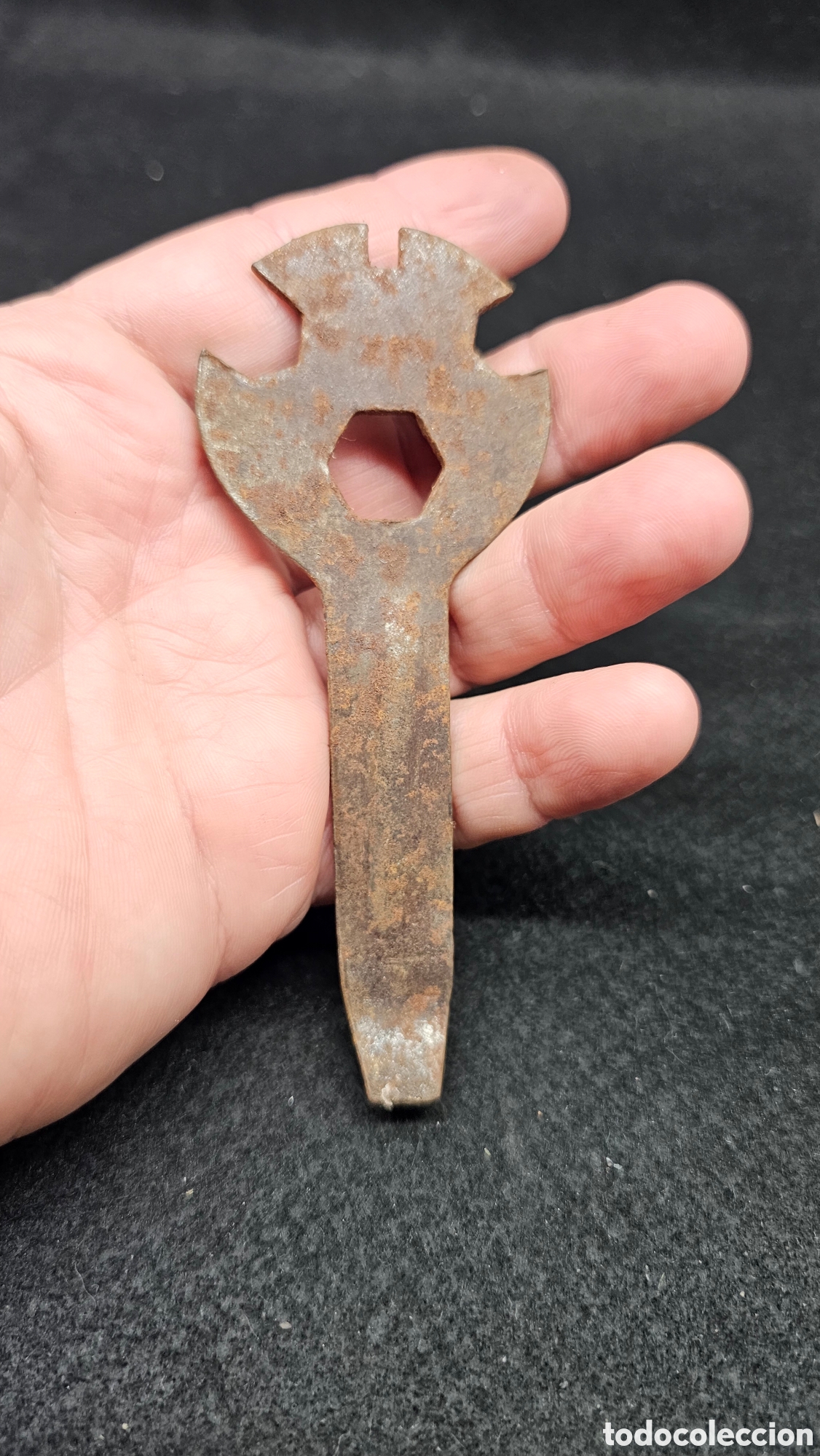 Antig&uuml;edades: Antigua llave multiusos