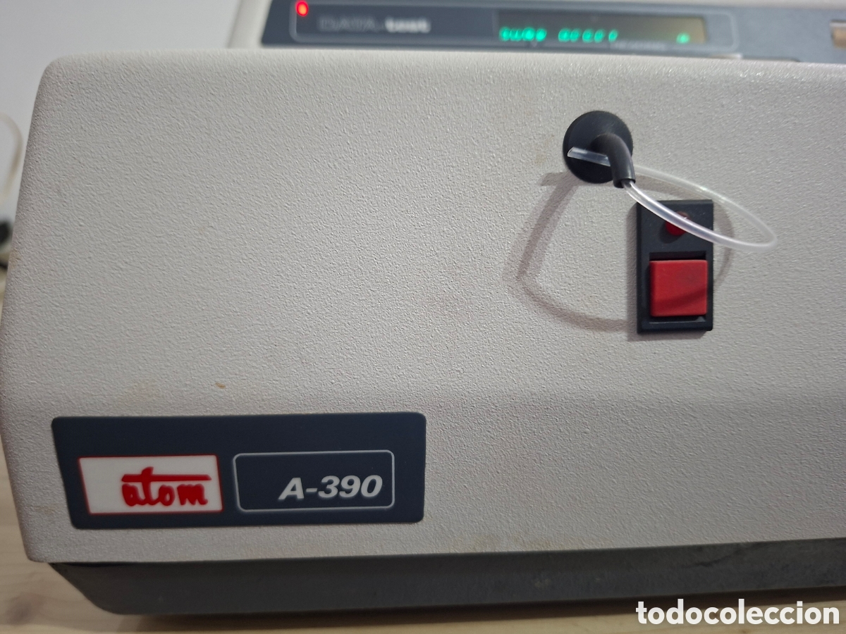 Antig&uuml;edades: Espectrofot&oacute;metro Vintage Biotron Atom A-390 - Foto 3