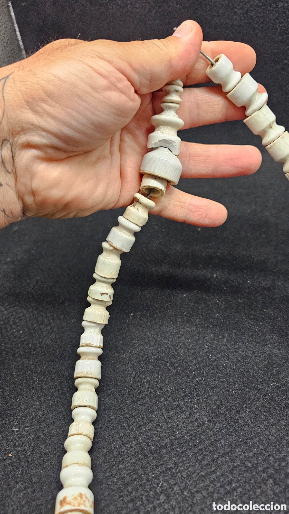 Antig&uuml;edades: Lote de aislantes el&eacute;ctricos de porcelana