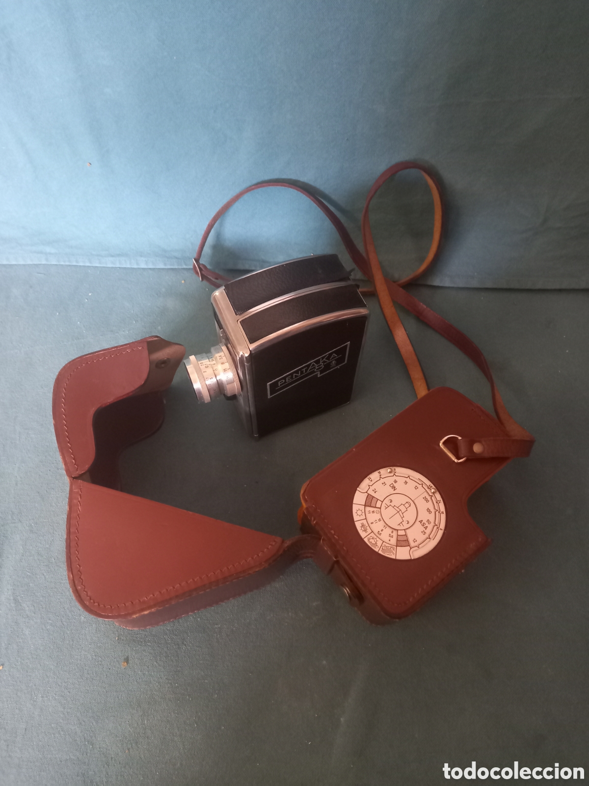 Antig&uuml;edades: C&aacute;mara de cine, tomavistas. Marca: Pentaka 8. Fabricada en la antigua Alemania Oriental. A&ntilde;os 50.