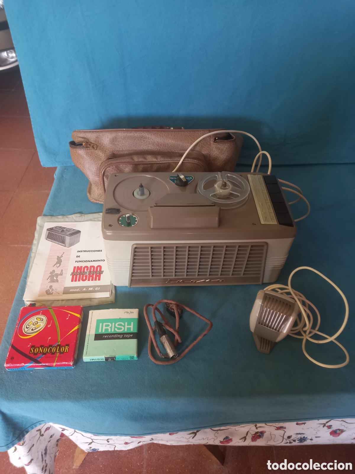 Antig&uuml;edades: Magnetofono de bobina. Marca: Ingra Minivox AM-61. Fabricado en Barcelona. A&ntilde;os 60.
