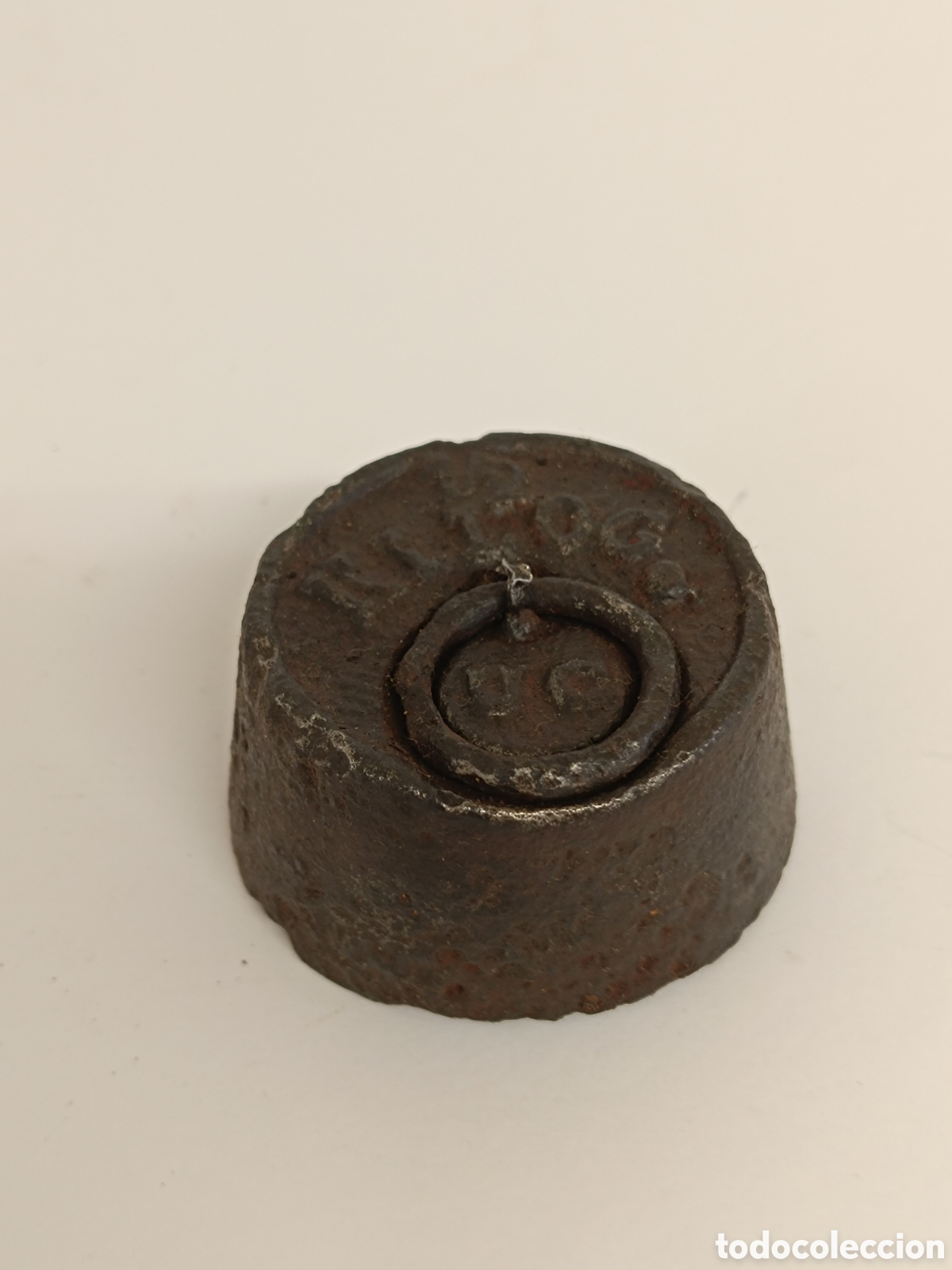 Antig&uuml;edades: Pesa Antigua de Argolla de 1/2 Kilo &ndash; Hierro Fundido Marca UC
