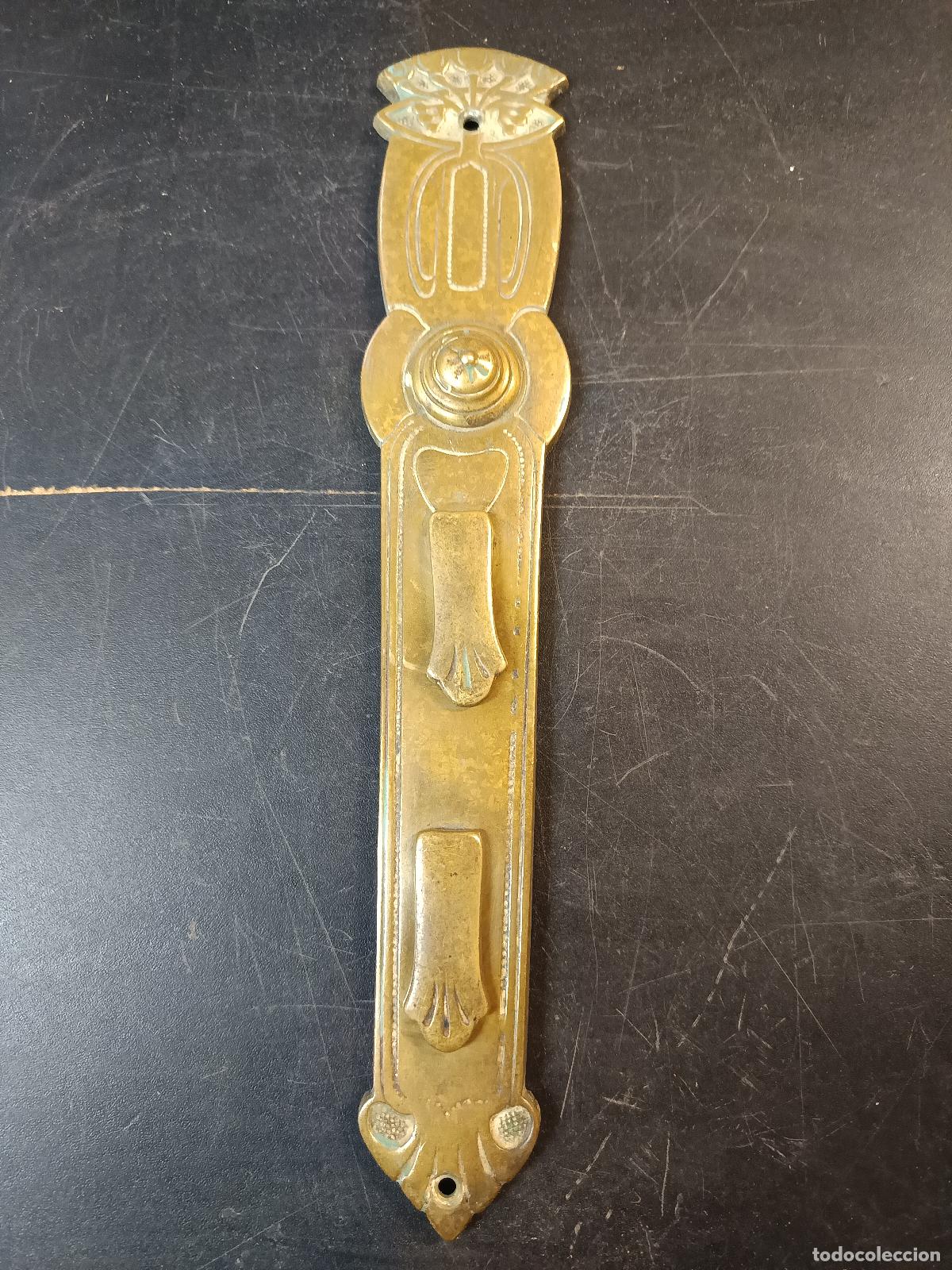 Antig&uuml;edades: ANTIGUO BOCALLAVE MODERNISTA PARA PUERTA DOBLE LLAVE. 27 CM. BRONCE LATON