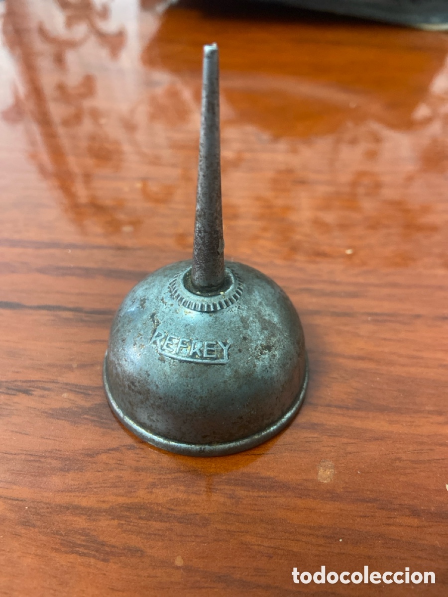 Antiques: aceitera REFREY para maquina de coser