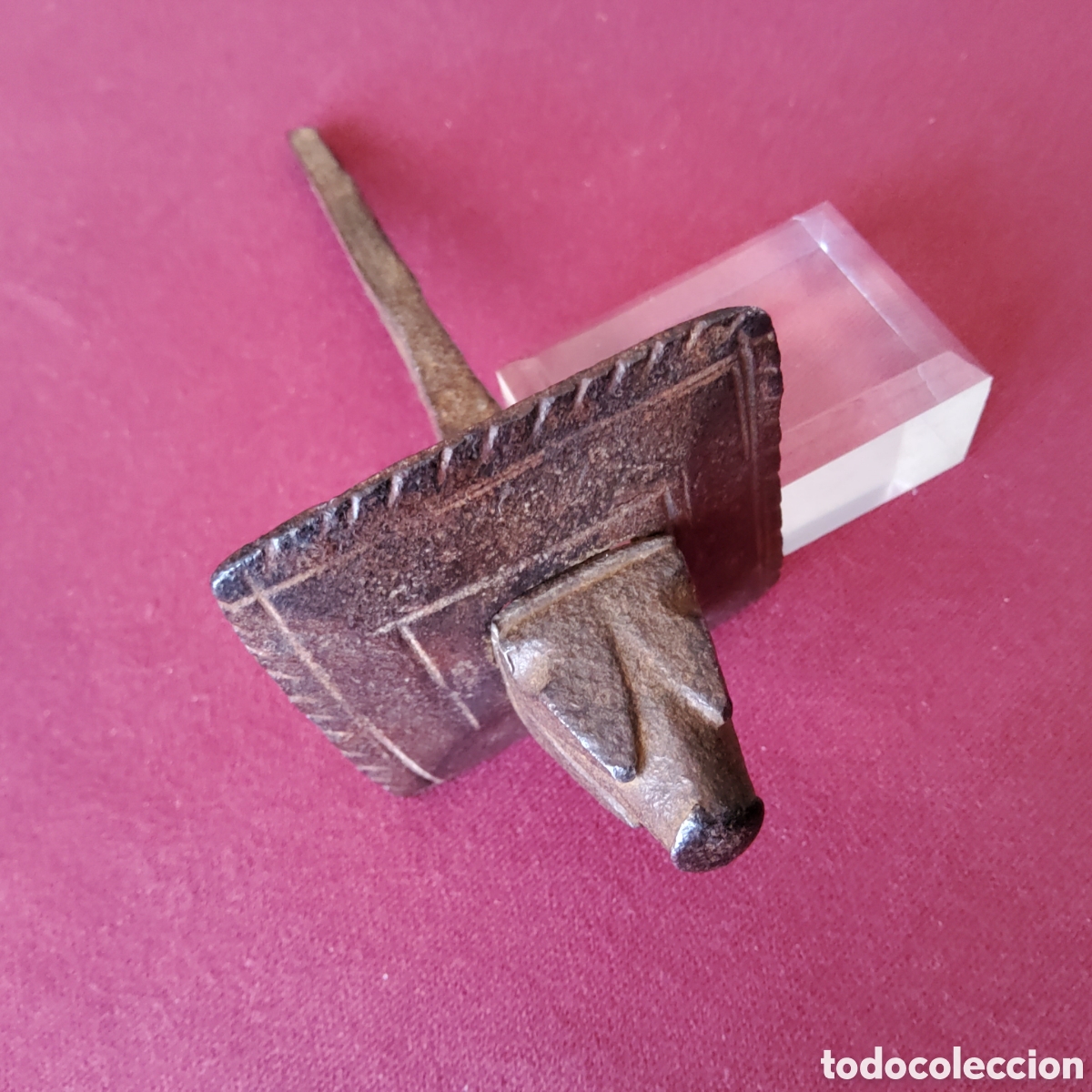 Antig&uuml;edades: ANTIGUO CLAVO DE HIERRO FORJADO, SIGLO XVI