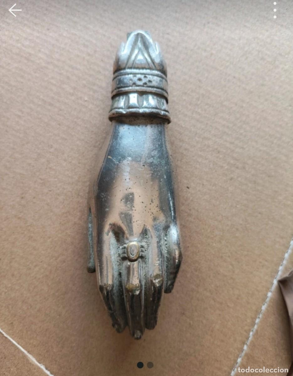 Antig&uuml;edades: Aldaba antigua. Mano Virgen F&aacute;tima