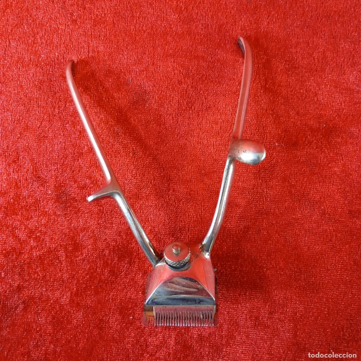 Antig&uuml;edades: M&Aacute;QUINA DE CORTAR EL PELO MANUAL - VINTAGE - COLOR MET&Aacute;LICO - SIGLO XX - 25