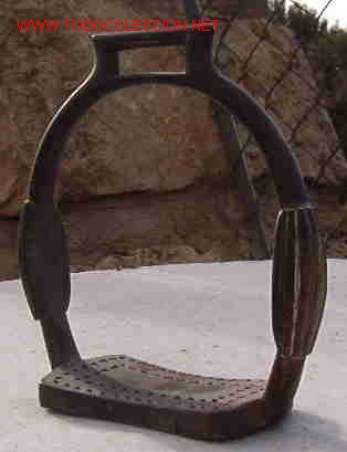 Antiques: Estribo antiguo (no es de hierro).