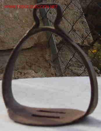 Antiques: Estribo antiguo.
