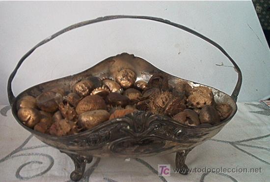 Antig&uuml;edades: Bandeja-cesta de metal plateado - Foto 1