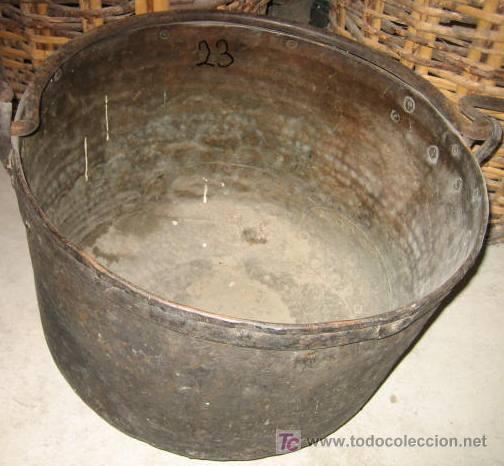 Antig&uuml;edades: Olla antigua de 47cms de di&aacute;metro, con parches - Foto 1