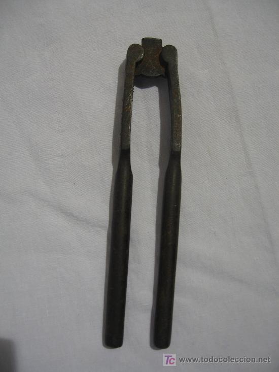 Antig&uuml;edades: CASCANUECES - Foto 1