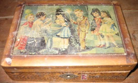 Antiques: Caja peque&ntilde;a, bisagra suelta