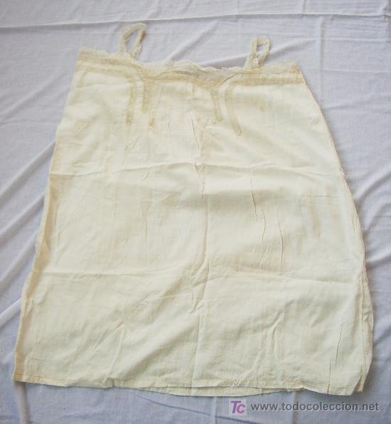 Antig&uuml;edades: Camis&oacute;n antiguo con puntillas. - Foto 1