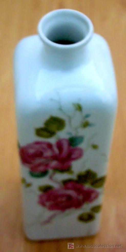 Antig&uuml;edades: ANTIGUA BOTELLA DE PORCELANA - Foto 1