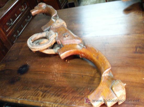 Antig&uuml;edades: Precioso Yugo de madera de roble - Foto 1