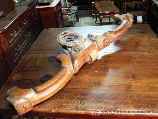 Antig&uuml;edades: Precioso Yugo de madera de roble - Foto 2