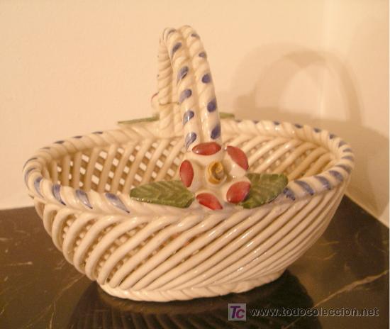 Antig&uuml;edades: Canasta porcelana, popularmente conocida de macarrones - Foto 1