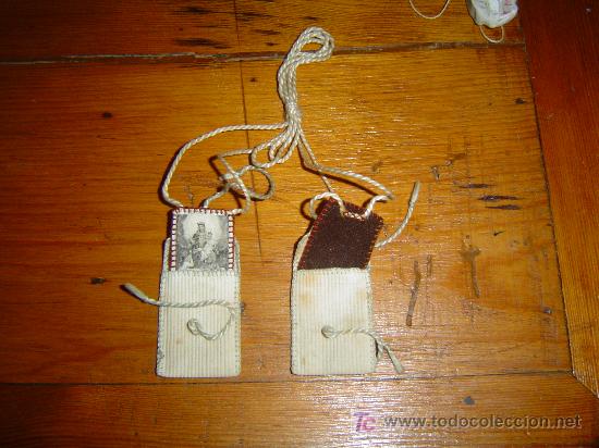 Antig&uuml;edades: Peque&ntilde;o escapulario con funda bonito - Foto 1