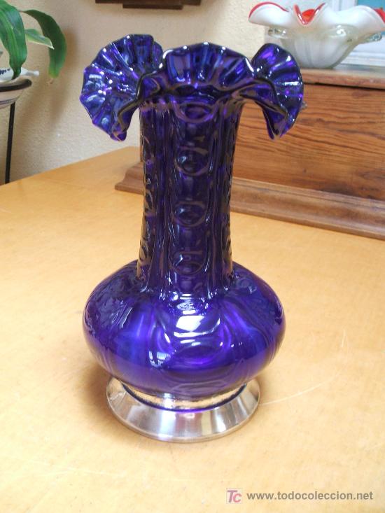 Antig&uuml;edades: Jarr&oacute;n ALFONSINO de cristal y base de alpaca plateada