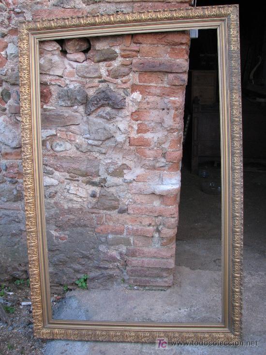 Antig&uuml;edades: Gran marco dorado de madera tallada. - Foto 1