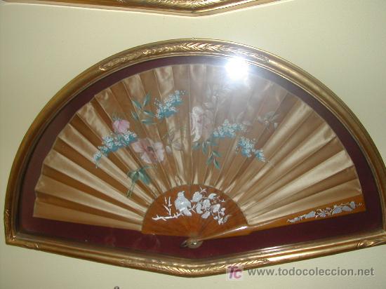 Antig&uuml;edades: ABANICO CON ABANIQUERA - Foto 1