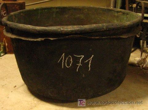 Antig&uuml;edades: Olla de bronce, 38 x 56 cms de di&aacute;metro aprox. - Foto 1