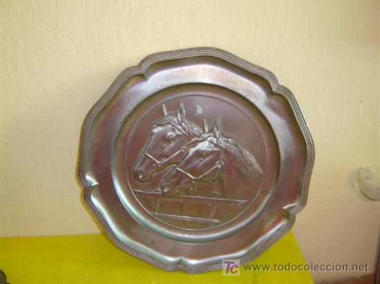 Antig&uuml;edades: bandeja de zin,caballo - Foto 1