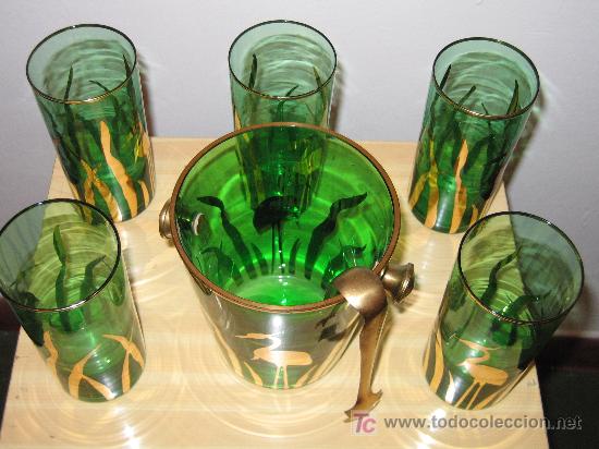 Oggetti Antichi: JUEGO DE CINCO VASOS Y CUBITERA EN CRISTAL VERDE CON FILOS Y DECORACIONES DORADAS