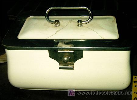 Antig&uuml;edades: Cabas antiguo de porcelana y acero inoxidable. Medidas 21x10,5x12 cm