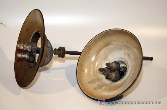 Antig&uuml;edades: conjunto de luces de gas con pantalla