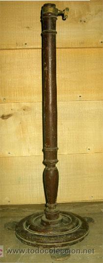 Antiquit&auml;ten: Hachero antiguo, madera. Medidas 73cm x31cm diametro.