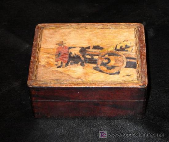 Antiguidades: CAJITA DE MADERA CON MARQUETERIA. FIRMADA