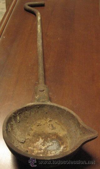 Antig&uuml;edades: Util para fundir metales, 57 cms - Foto 1