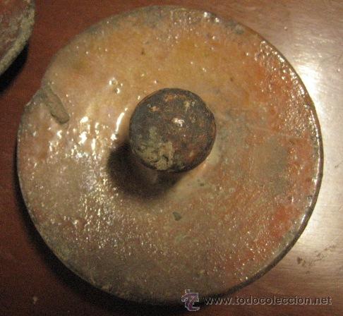 Antig&uuml;edades: Tapa de olla de 8 cms de di&aacute;metro - Foto 1
