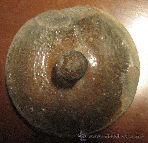 Antig&uuml;edades: Tapa de olla de 8 cms de di&aacute;metro - Foto 1