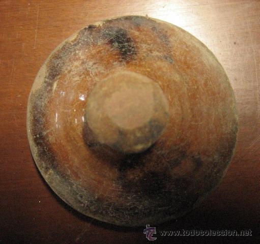 Antig&uuml;edades: Tapa de olla de 6 cms de di&aacute;metro - Foto 1