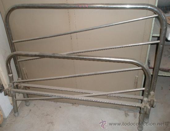 Antig&uuml;edades: Cabezal met&aacute;lico de cama de 102 cms - Foto 1