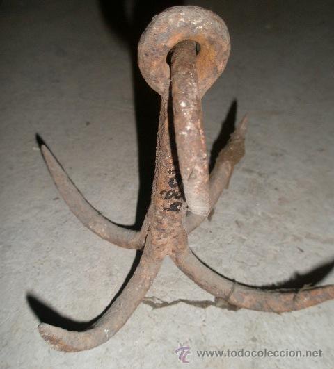 Antig&uuml;edades: Gancho para pozo de 20 cms - Foto 1