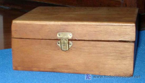 Antig&uuml;edades: ANTIGUA CAJA DE MADERA CON ESPEJO INTERIOR - Foto 1