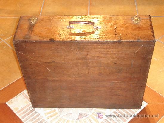 Antig&uuml;edades: Antigua maleta de cedro - Foto 2