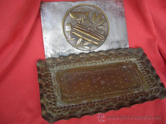 Antig&uuml;edades: Plata y tapa repujadas - Foto 1