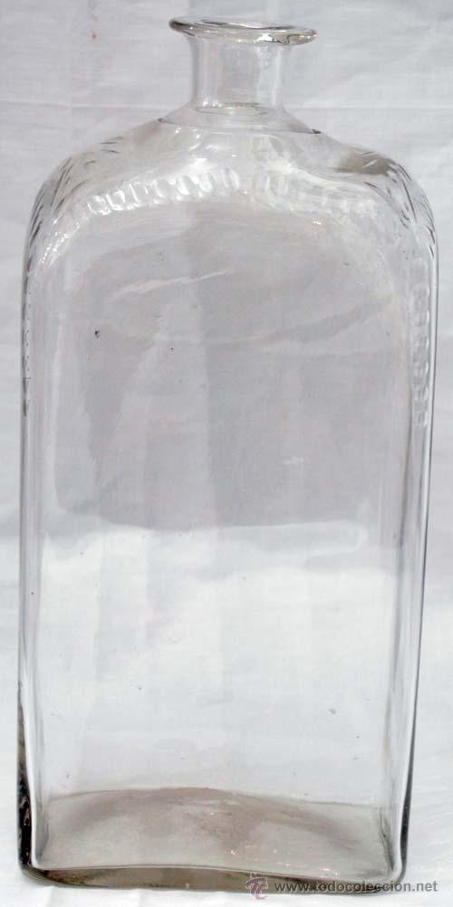 Antig&uuml;edades: Botella &oacute; frasca de cristal de La Granja tallada s XIX - Foto 2