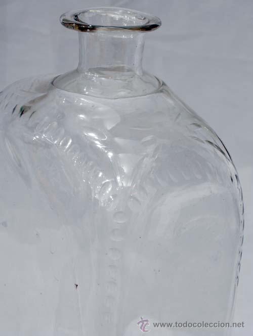 Antig&uuml;edades: Botella &oacute; frasca de cristal de La Granja tallada s XIX - Foto 4