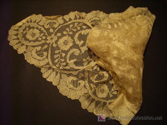 Antig&uuml;edades: ANTIGUA MANTILLA DORADA - Foto 2