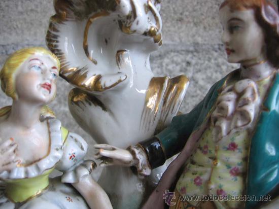 Antig&uuml;edades: LAMPARA DE MESA  .. De porcelana y la base de madera - Foto 2