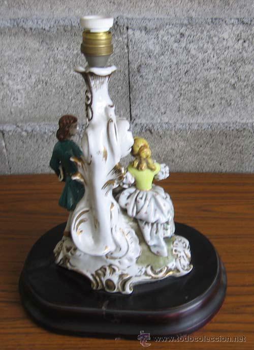 Antig&uuml;edades: LAMPARA DE MESA  .. De porcelana y la base de madera - Foto 4