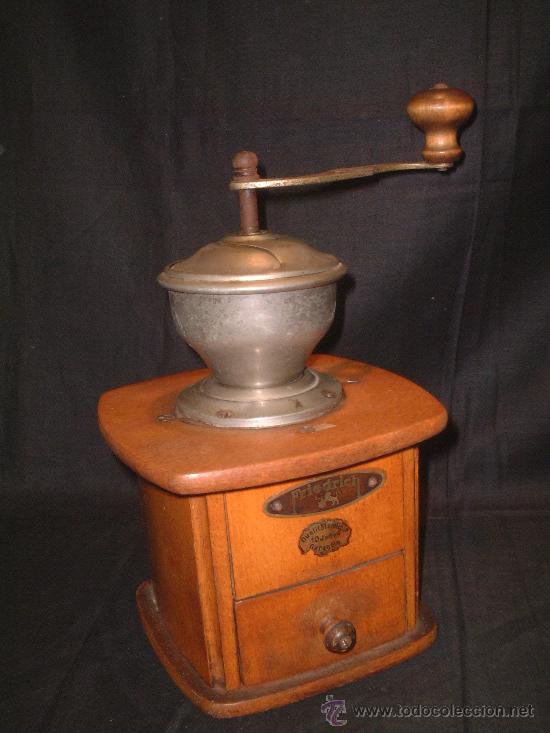 Antiques: MOLINILLO DE CAFE, ALEMAN ( FRIEDRICH ) MADERA HAYA Y METAL. PP.SG.XX. 26 X 14 CM. FUNCIONA